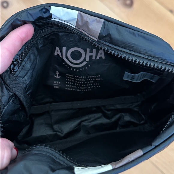 ALOHA Stylish Black Crossbody Bag - Picture 6 of 10